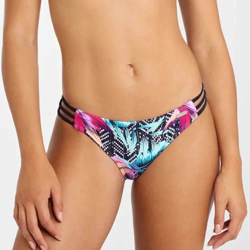 ✨ Light Pink ’Marly’ Side Strap Bikini Briefs by Venice Beach✨